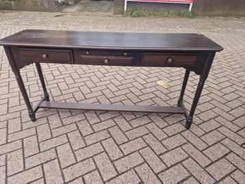 Hele mooie klassieke sidetable koloniaal beschikbaar voor biedingen