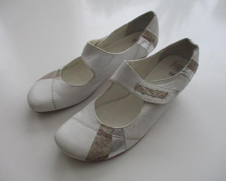 Liva Loop witte schoenen met contrast kleuren, maat 40, Kleding | Dames, Schoenen, Zo goed als nieuw, Ballerina's, Wit, Verzenden