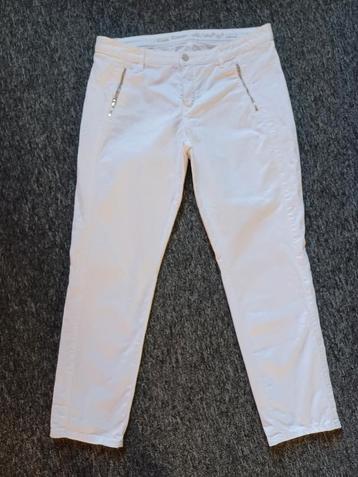 Witte broek Rosner L/42. leuke borduurdels  beschikbaar voor biedingen
