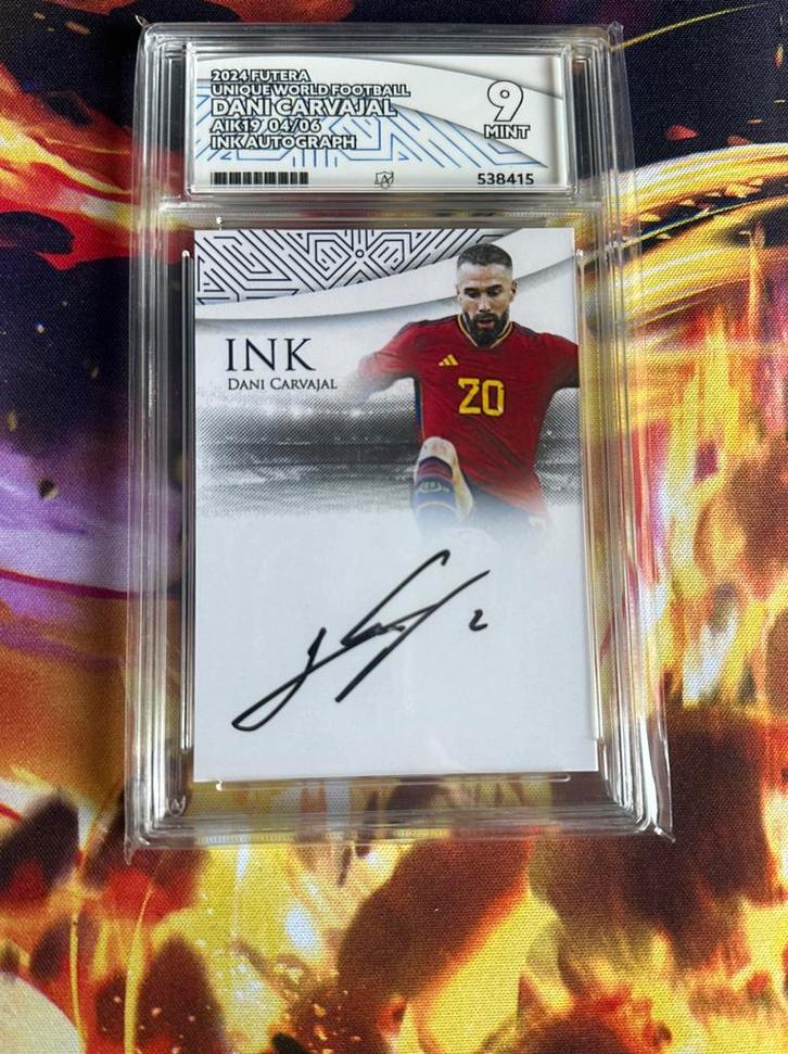 Futera unique world football 2024 Dani Carvajal 04/06 ACE 9, Hobby en Vrije tijd, Verzamelkaartspellen | Overige, Nieuw, Losse kaart