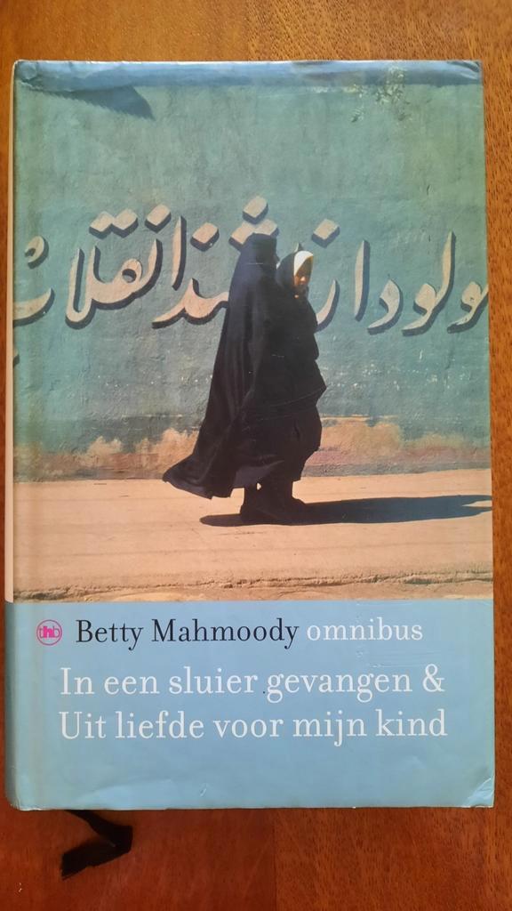 1x gelezn In een sluier gevangen & Uit liefde voor mijn kind, Boeken, Literatuur, Zo goed als nieuw, Ophalen of Verzenden