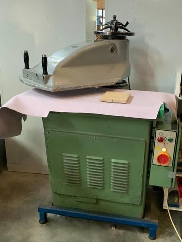 stansmachine leder beschikbaar voor biedingen