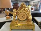 Oer 10139 grote ANTIEKE vergulde pendule (1820-1830), Antiek en Kunst, Antiek | Klokken, Ophalen