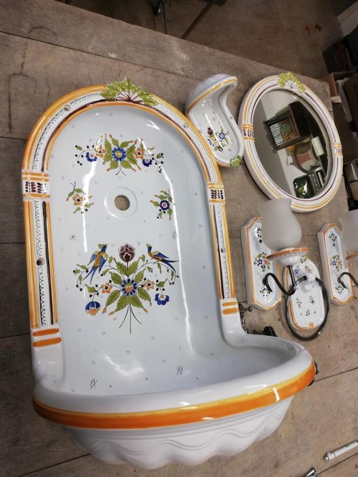 Fontein hoge rug (inbouw) spiegel, zeepbak, handdoekring etc, Antiek en Kunst, Curiosa en Brocante, Ophalen