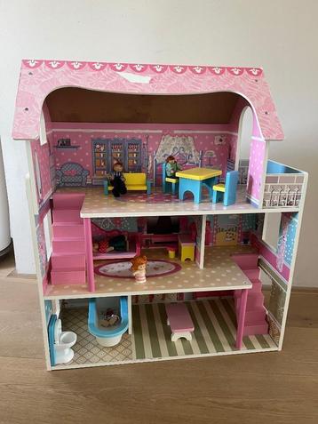 Groot houten poppenhuis incl accessoires beschikbaar voor biedingen