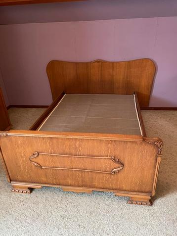 Vintage bed in Louis XV-stijl beschikbaar voor biedingen