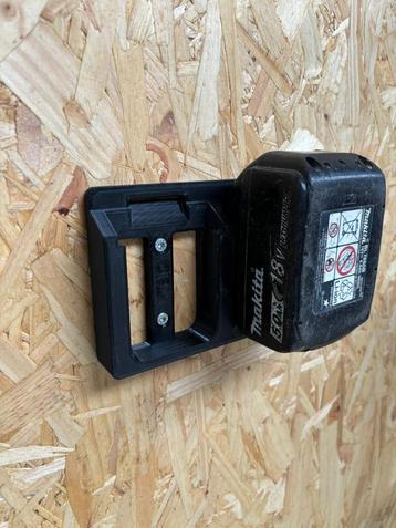 Makita 18V LXT accuhouders beschikbaar voor biedingen