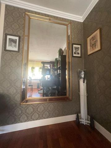 Grote spiegel met facet  beschikbaar voor biedingen