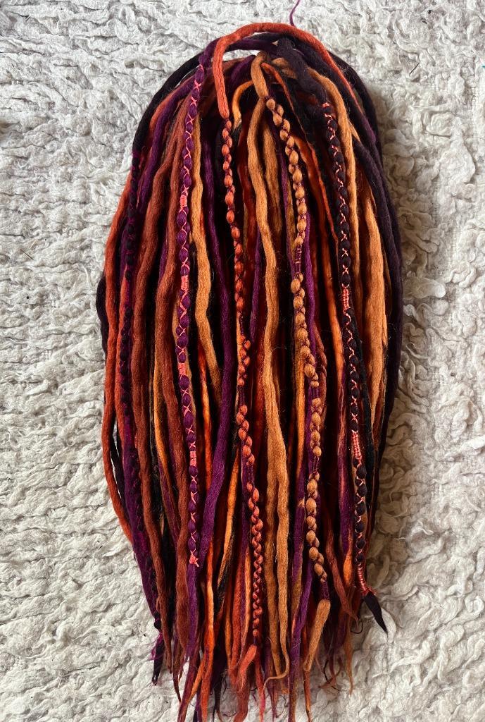 60 fleurige wol dread incl. 5 versierde dreads nu 160€, Sieraden, Tassen en Uiterlijk, Uiterlijk | Haarverzorging, Nieuw, Pruik of Haarverlenging