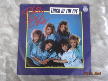Dolly Dots - Trick of the eye   (7") beschikbaar voor biedingen