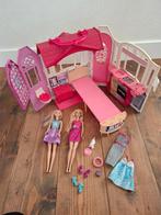 Barbie huis met poppen kleding en hond, Kinderen en Baby's, Speelgoed | Poppen, Ophalen of Verzenden, Gebruikt, Barbie