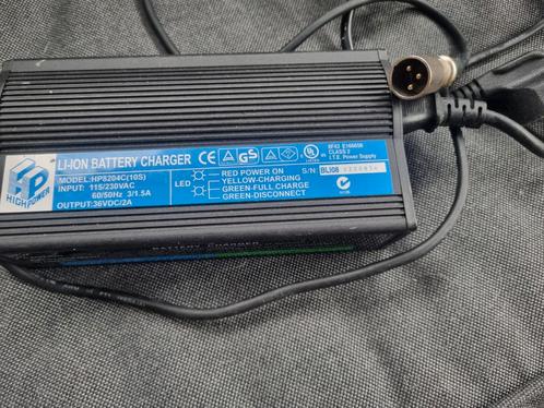 e bike oplader drie pin, Fietsen en Brommers, Fietsaccessoires | Fietsaccu's, Nieuw, Ophalen of Verzenden