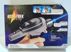 Star Trek Universe Classic Phaser Original Series MIB Werken, Ophalen of Verzenden, Zo goed als nieuw, Tv, Beeldje, Replica of Model