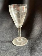 Antiek aperatief glaasje gegraveerd, Antiek en Kunst, Antiek | Glas en Kristal, Ophalen of Verzenden