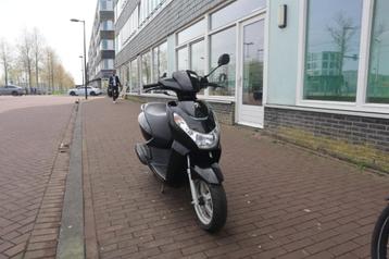 Peugeot Kisbee 50  zwart 2019 beschikbaar voor biedingen