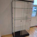 Stevige en grote vitrinekast van Glas - Met dubbele deuren, Huis en Inrichting, Kasten | Vitrinekasten, Ophalen, Gebruikt, 200 cm of meer