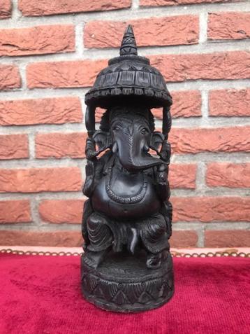 gedetailleerd houten beeld, Ganesha, god der wijsheid