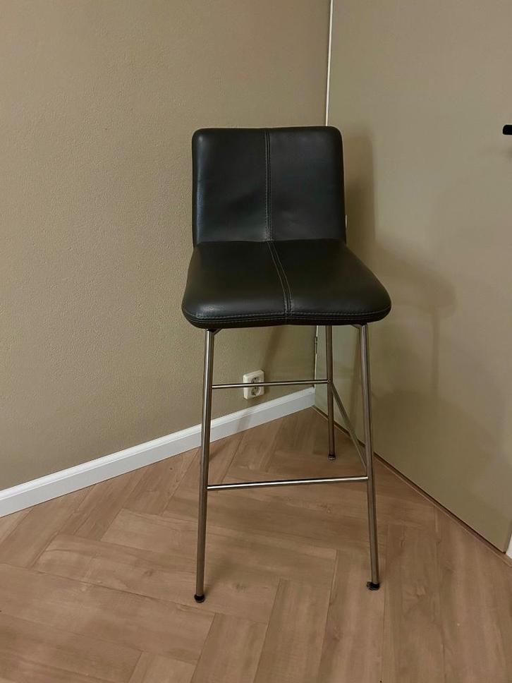 Donker grijze lederen barstoel van Bert Plantagie, Huis en Inrichting, Barkrukken, Gebruikt, 60 tot 90 cm, Leer, Metaal, 1 kruk