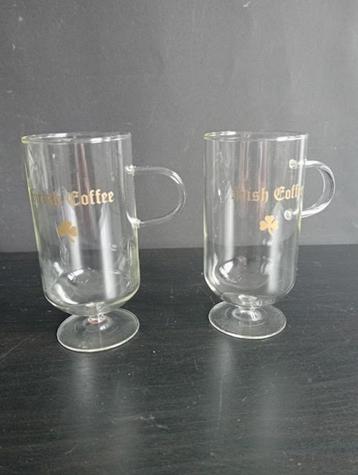 Set van 2 Irish coffee glazen met oor op voet. beschikbaar voor biedingen
