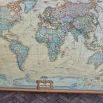 Vintage National Geographic Wereldkaart op Rol, Antiek en Kunst, Antiek | Schoolplaten, Ophalen of Verzenden, Aardrijkskunde