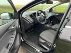 Ford FOCUS Wagon 1.0 126 PK Titanium Navi / Clima / Keyless, Stof, Gebruikt, Zwart, Origineel Nederlands