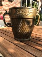 grote bijz koperen bloempot met oren - druppelmotief, Tuin en Terras, Bloempotten, Gebruikt, Rond, Binnen, Ophalen of Verzenden