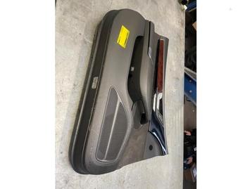 Portierbekleding 4Deurs links-voor van een Audi A8 beschikbaar voor biedingen