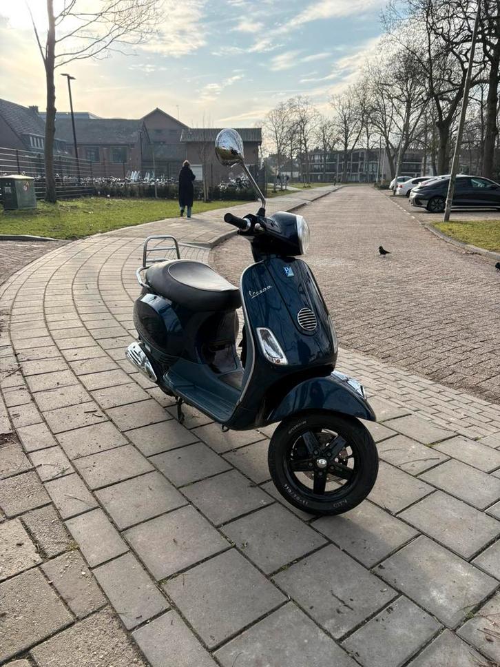 Vespa lx 4t 4v, Fietsen en Brommers, Scooters | Vespa, Zo goed als nieuw, Vespa LX, Maximaal 45 km/u, Benzine, Ophalen of Verzenden