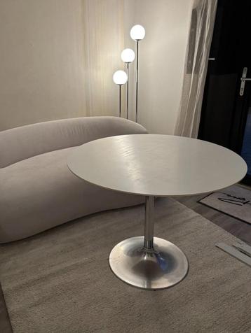 Witte Vintage Italiaanse Houten Design Tafel – Jaren '70 beschikbaar voor biedingen