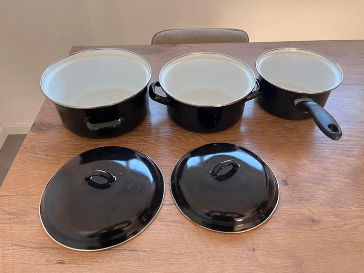 Geëmailleerde Pannenset 5 delig, Huis en Inrichting, Keuken | Potten en Pannen, Gebruikt, Pannenset, Overige materialen, Ophalen of Verzenden