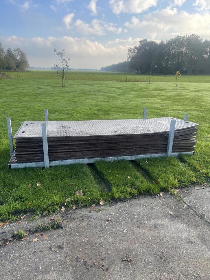 Kunststof rijplaten TE HUUR! Vanaf 3,- per week ps., Doe-het-zelf en Verbouw, Platen en Panelen, Zo goed als nieuw, Overige materialen