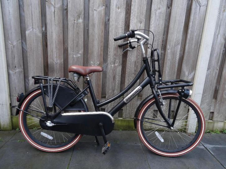 Popal Daily Dutch 22 inch meisjesfiets – Zwart, Fietsen en Brommers, Fietsen | Meisjes, Zo goed als nieuw, 26 inch of meer, Handrem