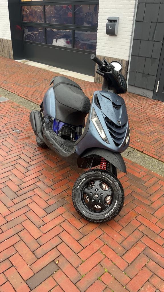 piaggio Zip 125 cc brom ( ruilen ), Fietsen en Brommers, Scooters | Piaggio, Zo goed als nieuw, Zip, Maximaal 45 km/u, Benzine