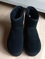 Uggs mini platform maat 41 zwart uggs, UGG, Zwart, Lage of Enkellaarzen, Ophalen of Verzenden
