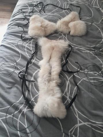 Witte Lingerie Set met Bont beschikbaar voor biedingen