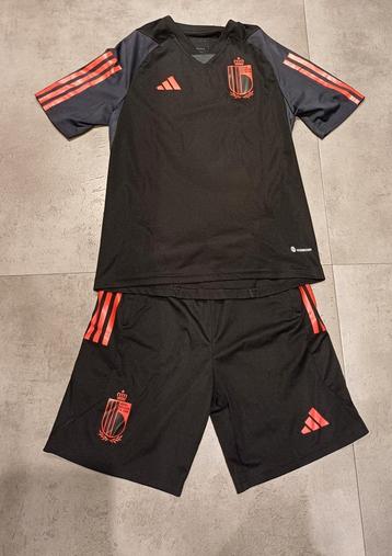 Tenue België, zo goed als nieuw beschikbaar voor biedingen