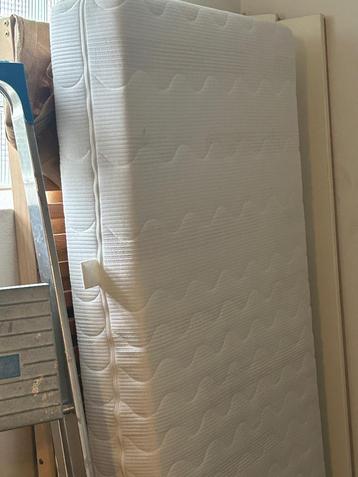 1 persoons bed + matras gratis op te halen 