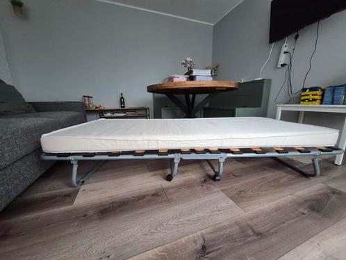 2 opklap logeerbedden Beter Bed t.e.a.b., Huis en Inrichting, Slaapkamer | Slaapbanken, Gebruikt, 80 cm, 210 cm, Eenpersoons, Ophalen