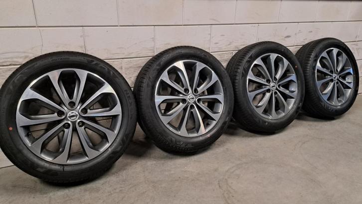 Bi-color velgen Nissan Qashqai Juke + NW Banden 215/55/18, Auto-onderdelen, Banden en Velgen, Banden en Velgen, Zomerbanden, 18 inch