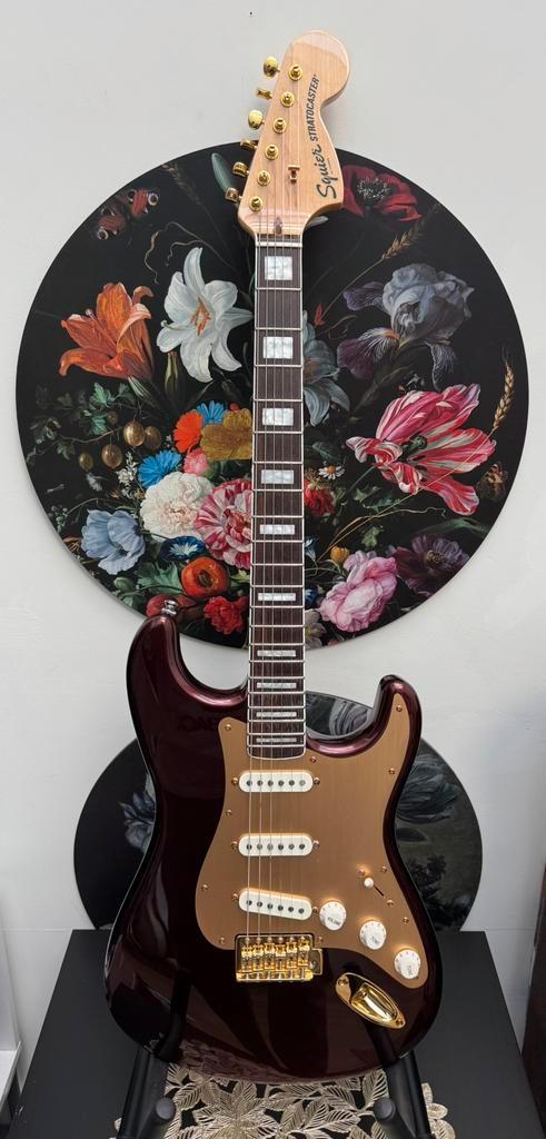 Squier 40th Anniversary Gold Edition Stratocaster, Muziek en Instrumenten, Snaarinstrumenten | Gitaren | Elektrisch, Zo goed als nieuw