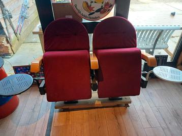 bioscoop stoelen  beschikbaar voor biedingen