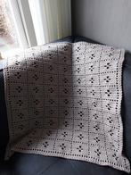 gehaakte omslagdoek / babydekentje, Ophalen of Verzenden, Nieuw, 70 tot 85 cm, Deken