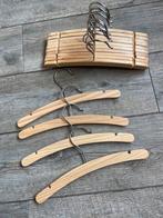 334 houten babyhangers HEMA zgan, Ophalen of Verzenden, Zo goed als nieuw, Hout, Kinderen