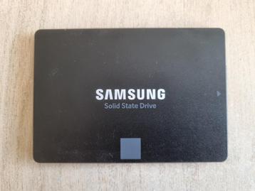 Te koop SSD Samsung 850 EVO 500GB beschikbaar voor biedingen
