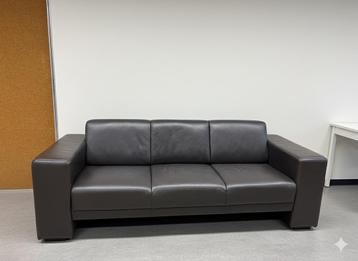 Lederen Driepersoonsbank - Strak Design beschikbaar voor biedingen