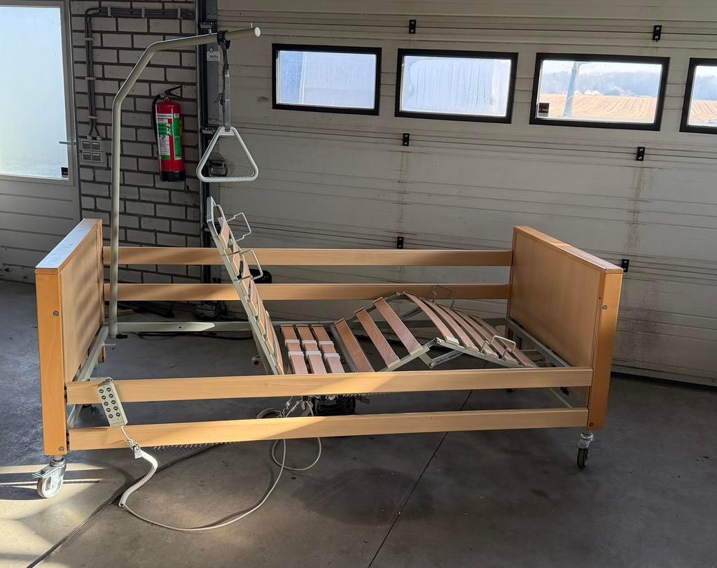 Hoog-laag bed thuiszorg 200x90, Huis en Inrichting, Slaapkamer | Bedden, Ophalen, 90 cm, Eenpersoons, Zo goed als nieuw