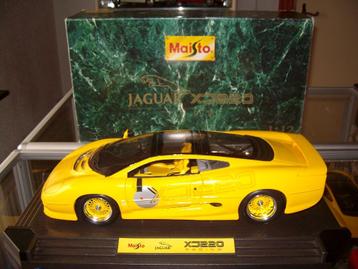 Jaguar XJ220 Race-uitvoering van Maisto, schaal 1:12 beschikbaar voor biedingen