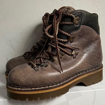 Pra’s. Stevige leren bergschoenen. Mt 37.   beschikbaar voor biedingen