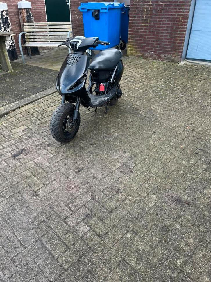 Piaggio zip 70cc uk style, Fietsen en Brommers, Scooters | Piaggio, Zo goed als nieuw, Zip, Tweetakt, Ophalen of Verzenden