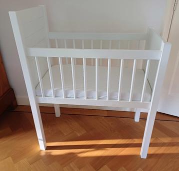 Kidsmill Noa wieg/kinderbedje massief beukenhout + matras beschikbaar voor biedingen